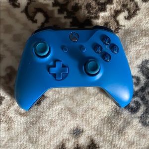 Blue xbox one controller